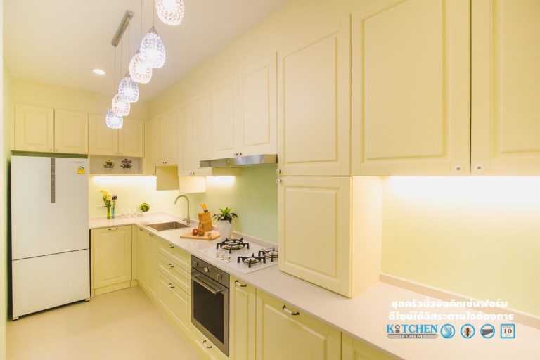 Cream-Colored Classic Kitchen : ชุดครัวคลาสสิค