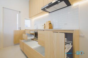 ชุดครัวลายไม้ Maple สไตล์โมเดิร์น I Shape, ลิ้นชักแบบซ่อนราง, รับน้ำหนักได้ 40 กก.,