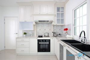 English Classic Kitchen ชุดครัวสไตล์อังกฤษ สุดคลาสสิกครีมมี่โทน, ชุดครัวบิ้วอิน, ชุดครัวสไตล์คลาสสิก, ชุดครัวสไตล์อังกฤษ, ครัวตัวแอล, ครัวโทนสีครีม, 