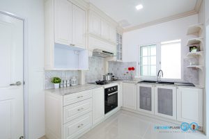 English Classic Kitchen ชุดครัวสไตล์อังกฤษ สุดคลาสสิกครีมมี่โทน, ชุดครัวบิ้วอิน, ชุดครัวสไตล์คลาสสิก, ชุดครัวสไตล์อังกฤษ, ครัวตัวแอล, ครัวโทนสีครีม,
