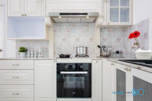 English Classic Kitchen ชุดครัวสไตล์อังกฤษ สุดคลาสสิกครีมมี่โทน, ชุดครัวบิ้วอิน, ชุดครัวสไตล์คลาสสิก, ชุดครัวสไตล์อังกฤษ, ครัวตัวแอล, ครัวโทนสีครีม, โซนทำอาหาร,