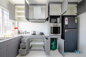 Matt Gray Kitchen, ชุดครัวโครงปูน, บิ้วอินชุดครัว, ชุดครัวตัวแอล, ชุดครัวสไตล์คลาสสิก, ครัวสีเทาด้าน, ช่องจัดเก็บ, 