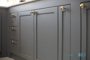 Matt Gray Kitchen, ชุดครัวโครงปูน, บิ้วอินชุดครัว, ชุดครัวตัวแอล, ชุดครัวสไตล์คลาสสิก, ครัวสีเทาด้าน, สีภายนอก, สีพ่น, สีเทาด้าน, 