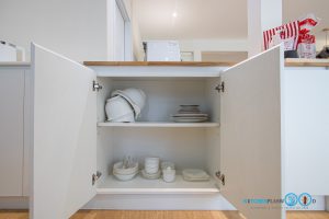 Modern Minimal Kitchen ชุดครัวคลีนๆสไตล์มินิมอล, Minimal Kitchen, U-Shape Kitchen, ชุดครัวน่ารักๆ, ชุดครัวมินิมอล, Modern Kitchen, ชุดครัวโทนขาว, หน้าท็อปไม้โอ๊ก,
