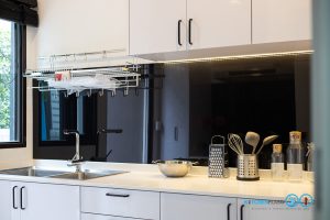 Tiny Modern Kitchen 2 Side I-Shape, ครัว 2 ฝั่งสไตล์โมเดิร์น, ครัวขนาดเล็ก, ครัวตัวไอ, ชุดครัวสีขาวเงา, ชุดครัวสไต์โมเดิร์น, ชุดครัวพลาสวูด, ชุดครัวกันน้ำกันปลวก, ชุดครัวคิทเช่นฟอร์ม,