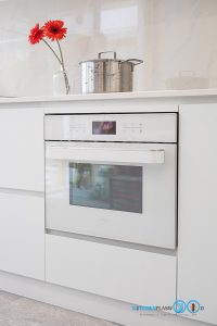Modern White Kitchen ชุดครัวโทนขาวล้วนสไตล์โมเดิร์น, ชุดครัวโทนขาว, ครัวบิ้วอิน, ครัวกันน้ำกันปลวก, ครัวตัวแอล, Modern Kitchen, White Kitchen, Kitchenplaswood,