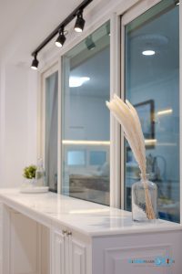 Luxury Classic Kitchen ชุดครัวโทนขาวสไตล์คลาสสิคดีไซน์หรู, ชุดครัว, ชุดครัวบิ้วอิน ชุดครัวสไตล์คลาสสิค ชุดครัวโทนสีขาว, เฟอร์นิเจอร์ชุดครัวบิ้วอิน, ตกแต่งภายใน, ชุดครัวกันน้ำกันปลวก, Kitchen, Kitchendesign, Kitchenbuiltin, Kitchenform,