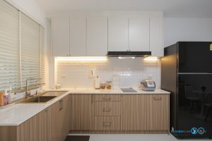 Modern Minimal Kitchen ครัวลายไม้สุดอบอุ่น, ชุดครัว, ครัวบิ้วอิน, ชุดครัวมินิมอล, ชุดครัวสไตล์โมเดิร์น, Kitchen, Minimalkitchen, Modernkitchen, ชุดครัวกันน้ำกันปลวก100%, Kitchenform, คิทเช่นฟอร์ม,
