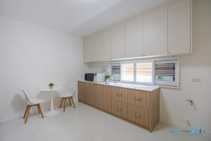 Modern Minimal Kitchen ครัวลายไม้สุดอบอุ่น, ชุดครัว, ครัวบิ้วอิน, ชุดครัวมินิมอล, ชุดครัวสไตล์โมเดิร์น, Kitchen, Minimalkitchen, Modernkitchen, ชุดครัวกันน้ำกันปลวก100%, Kitchenform, คิทเช่นฟอร์ม,