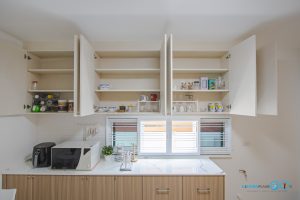 Modern Minimal Kitchen ครัวลายไม้สุดอบอุ่น, ชุดครัว, ครัวบิ้วอิน, ชุดครัวมินิมอล, ชุดครัวสไตล์โมเดิร์น, Kitchen, Minimalkitchen, Modernkitchen, ชุดครัวกันน้ำกันปลวก100%, Kitchenform, คิทเช่นฟอร์ม,