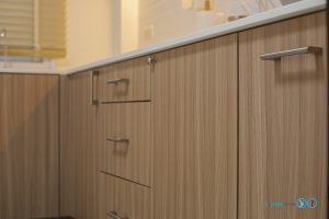 Modern Minimal Kitchen ครัวลายไม้สุดอบอุ่น, ชุดครัว, ครัวบิ้วอิน, ชุดครัวมินิมอล, ชุดครัวสไตล์โมเดิร์น, Kitchen, Minimalkitchen, Modernkitchen, ชุดครัวกันน้ำกันปลวก100%, Kitchenform, คิทเช่นฟอร์ม,