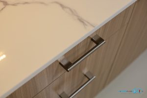 Modern Minimal Kitchen ครัวลายไม้สุดอบอุ่น, ชุดครัว, ครัวบิ้วอิน, ชุดครัวมินิมอล, ชุดครัวสไตล์โมเดิร์น, Kitchen, Minimalkitchen, Modernkitchen, ชุดครัวกันน้ำกันปลวก100%, Kitchenform, คิทเช่นฟอร์ม,