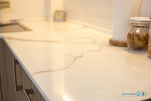 Modern Minimal Kitchen ครัวลายไม้สุดอบอุ่น, ชุดครัว, ครัวบิ้วอิน, ชุดครัวมินิมอล, ชุดครัวสไตล์โมเดิร์น, Kitchen, Minimalkitchen, Modernkitchen, ชุดครัวกันน้ำกันปลวก100%, Kitchenform, คิทเช่นฟอร์ม,